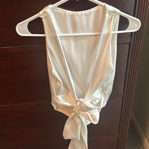 Open back satin top - Picture 4 of 4